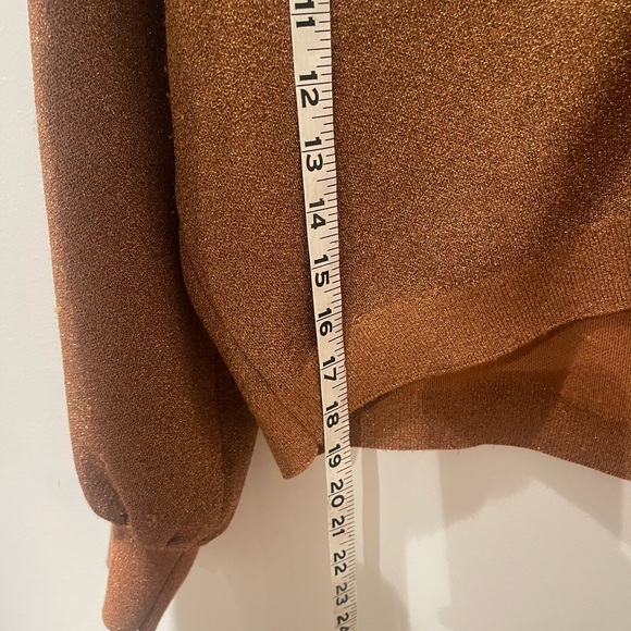 Alice + Olivia gold/bronze metallic 3 button cardigan, short style. Size: M - Picture 5 of 9